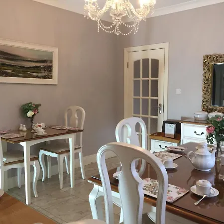 ベッド・アンド・ブレックファスト Laburnum 4*